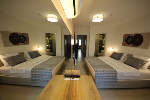 Egyptian cotton sheets, premium bedding, minibar, in-room safe