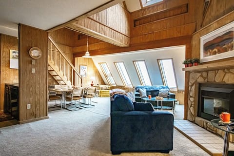 Open concept floor plan.