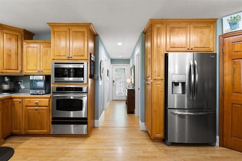 Double kitchen.