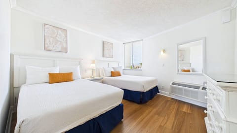 2 Double Beds