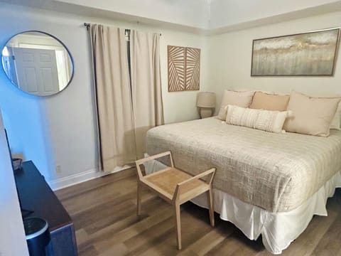 Master Bedroom (1)