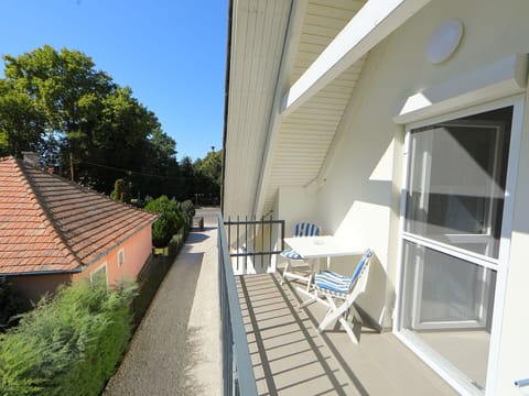 Property, Building, House, Architecture, Real Estate, Residential Area, Apartment, Home, Facade, Daylighting