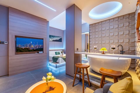 Design Room, 1 King Bed | Bathroom | Shower, rainfall showerhead, designer toiletries, hair dryer