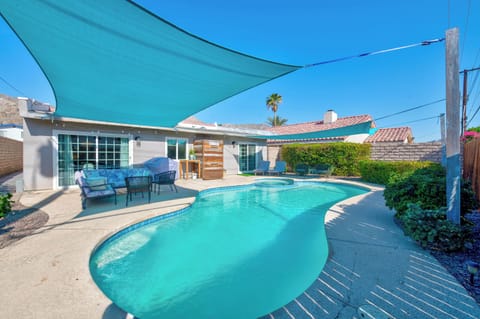 Gorgeous backyard for lounging