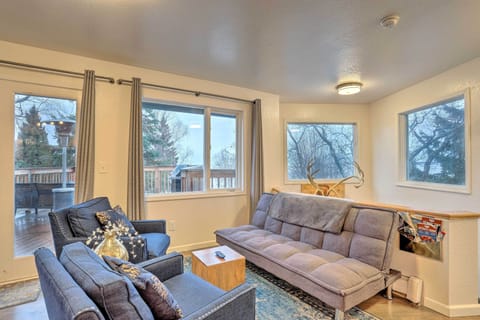 Anchorage Vacation Rental | 1BR | 1BA | Steps to Enter | 700 Sq Ft