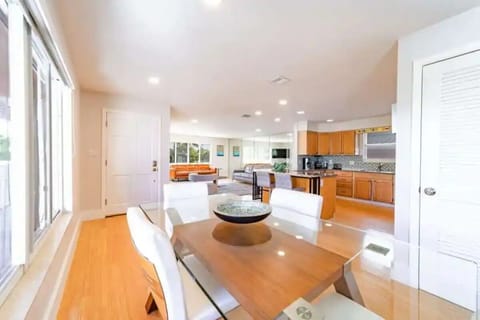 Exclusive Apartment | Individually decorated, individually furnished, laptop workspace