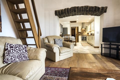 Orchard Cottage - Barn Conversion - Beavers Hill (1107)