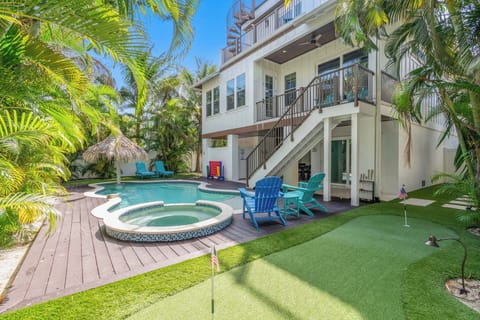 Private Heated Pool & Spa