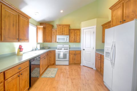 Range oven, fridge, dishwasher.