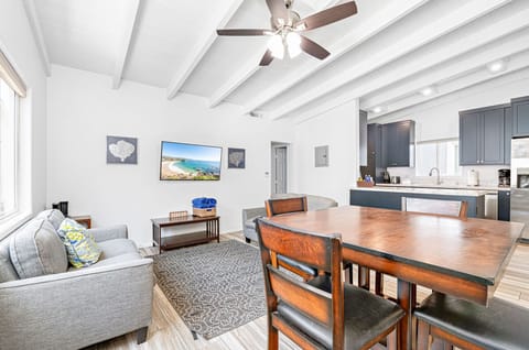Living area includes 2 love seats, small dining table, and cable TV. Like most homes in the area, this unit does not include central air.
                