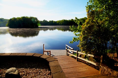 Path to the lake.