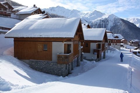 The Hunting Lodge is situated directly on the piste