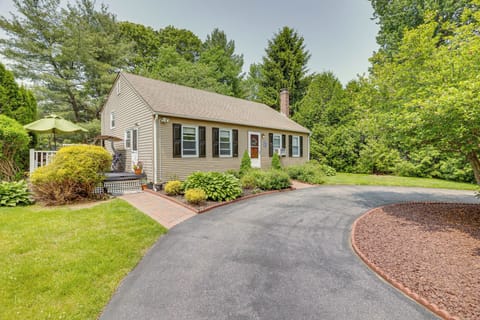 Narragansett Vacation Rental | 3BR | 2BA | 1,600 Sq Ft | Steps Required