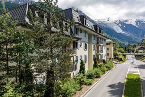 Paradis Residence in the summer