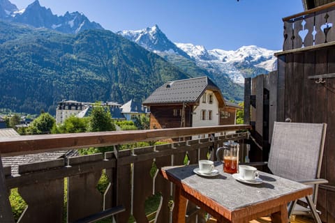 The panorama includes Mont Blanc