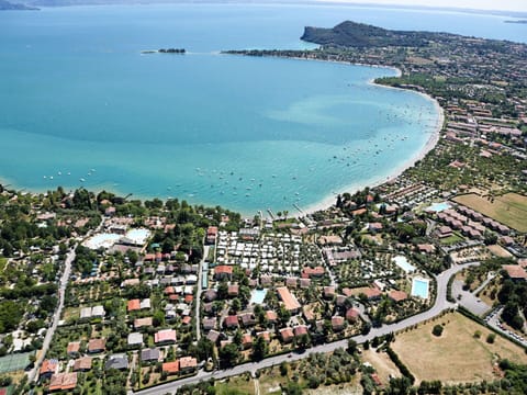 Body Of Water, Resort, Coast, Coastal And Oceanic Landforms, Sea, Swimming Pool, Shore, Ocean, Eco Hotel, Tropics