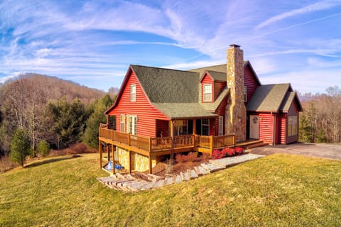 Piney Creek Vacation Rental | 7BR | 4BA | 3,800 Sq Ft | 3 Stories
