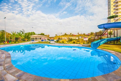 5 outdoor pools