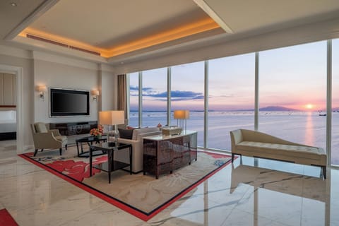 Prestige Suite Bay | Living area