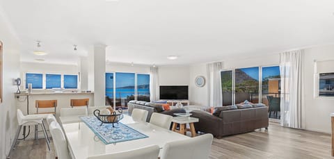 Living/Dining Area