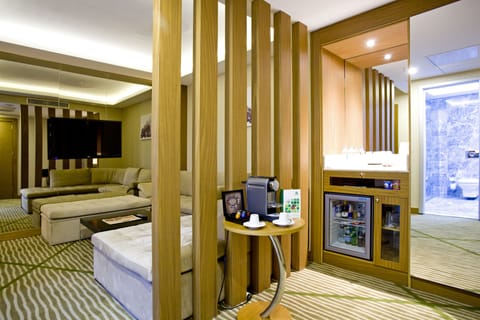 Minibar, in-room safe, desk, soundproofing