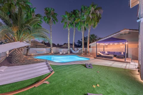 Welcome to the luxury home for your 
memorable Las Vegas visit!
