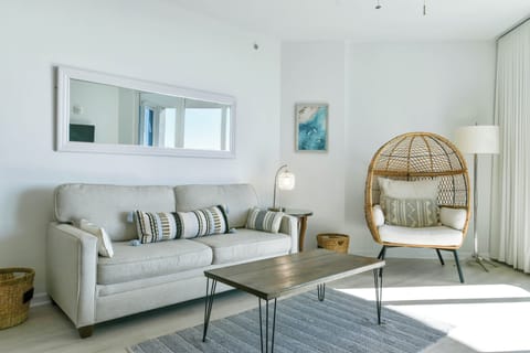 The Palms of Destin 11108- Living Area
