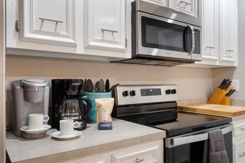 Kitchen (Fully Equipped)