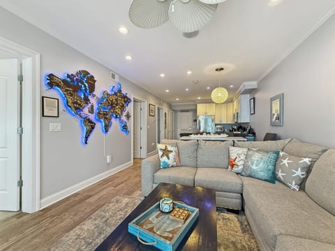 Dewey Beach Penthouse Living room
