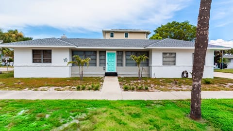 Single-Family Privacy – Enjoy the space of a standalone home with a private backyard patio and charming Florida room.