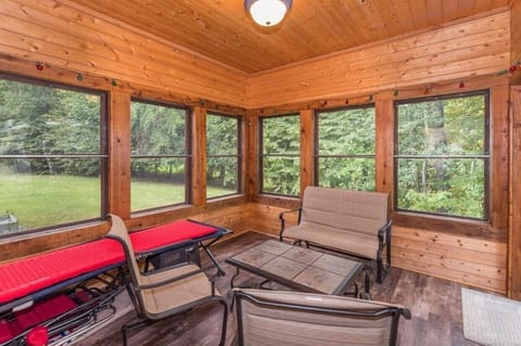 3 Season Porch -- no mosquitoes