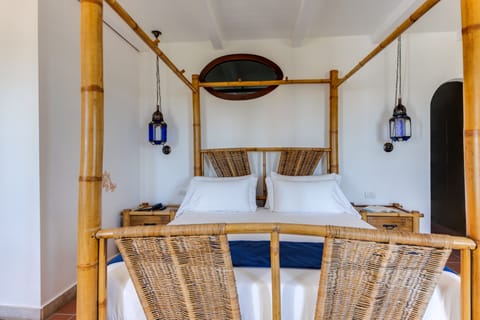 Deluxe Room | In-room safe, desk, blackout drapes, free WiFi