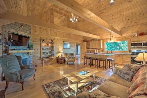 Hays Vacation Rental | 2BR | 2.5BA | 2,500 Sq Ft