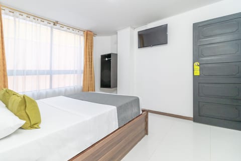 Double Room | Desk, free WiFi, bed sheets