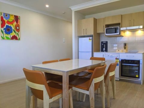 GV. 2BR 1K2S(x07x10)Stylish 2 Bedroom apartment in Windsor, Brisbane
