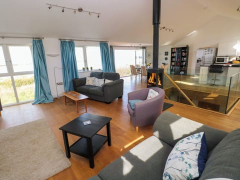 Cottage | Living area