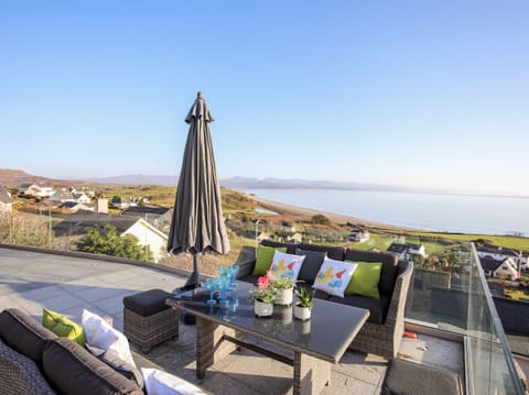 Cottage | Balcony