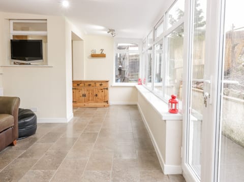 Cottage | 2 bedrooms, individually decorated, individually furnished, free WiFi