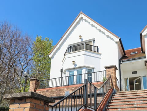 Cottage | Exterior detail