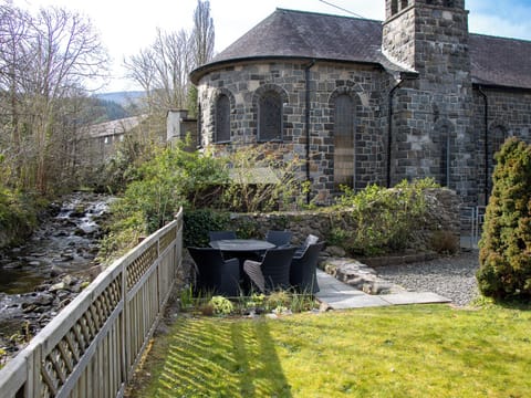 Cottage | Outdoor dining