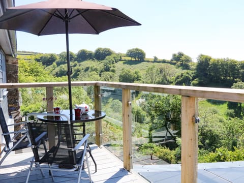 Cottage | Balcony
