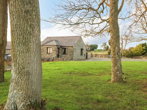 Cottage | Property grounds