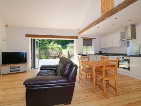 Cottage | Living room | TV