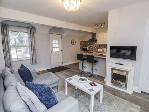 Cottage | Living area