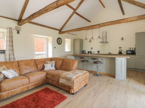 Cottage | Living room | Fireplace