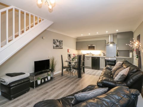Cottage | Living room | Fireplace