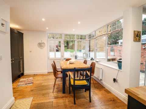 Cottage | Private kitchen | Fridge, microwave, dishwasher, electric kettle