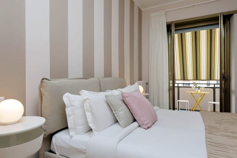 Family Apartment, 3 Bedrooms (The Place to Be) | 3 bedrooms, individually furnished, iron/ironing board