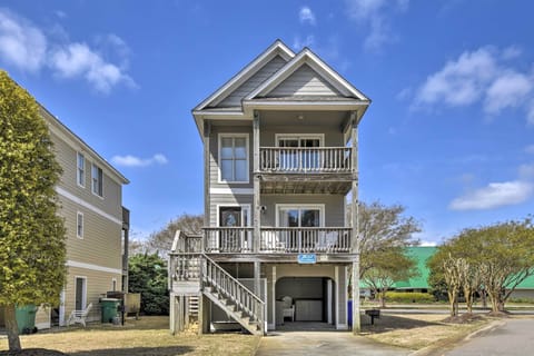 Corolla Vacation Rental | 3BR | 3.5BA | 1,780 Sq Ft | Stairs Required