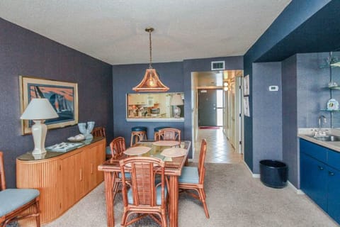 Sea Colony Ocean 3rd floor condo w/ tennis court, gym, and balcony Apartment in Sea Colony